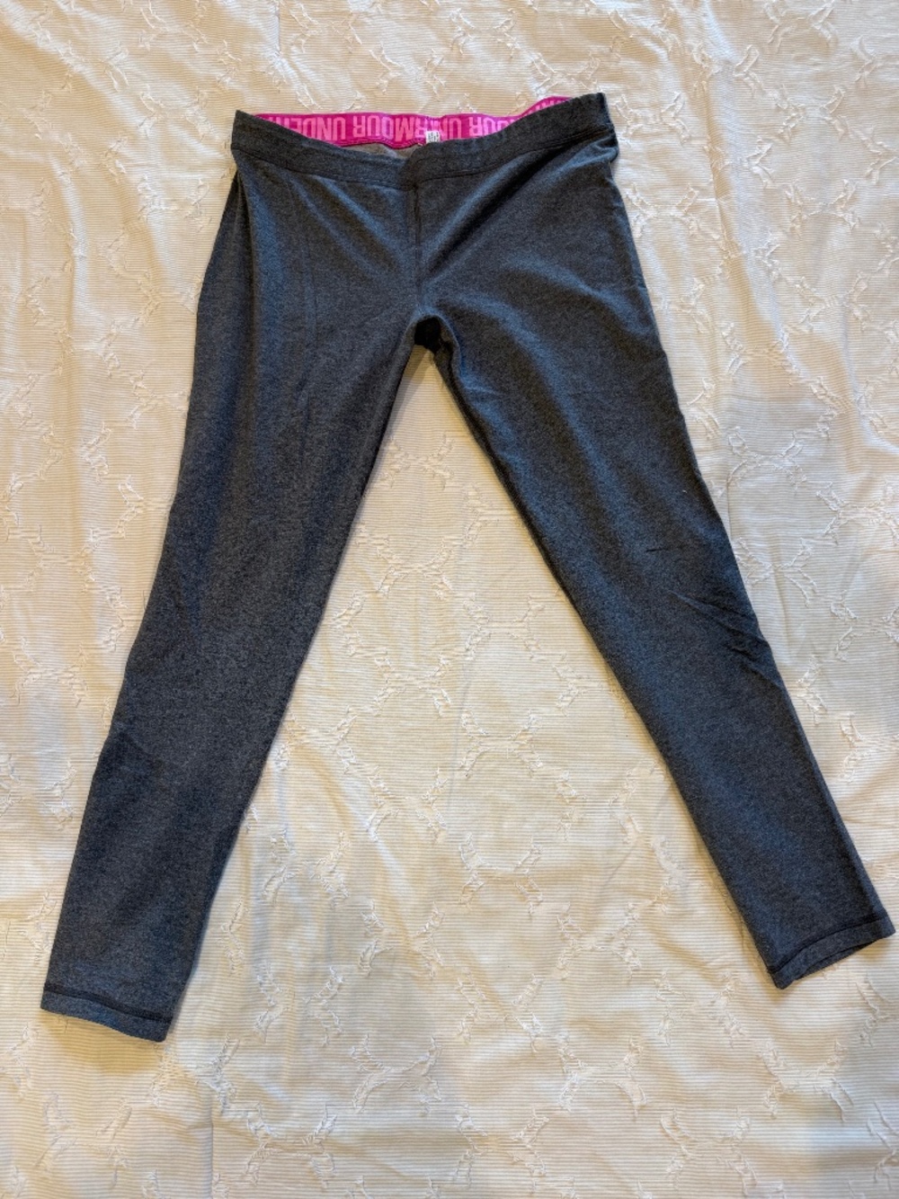 Under Armour Women’s Ankle Length Workout Pants - Size Large